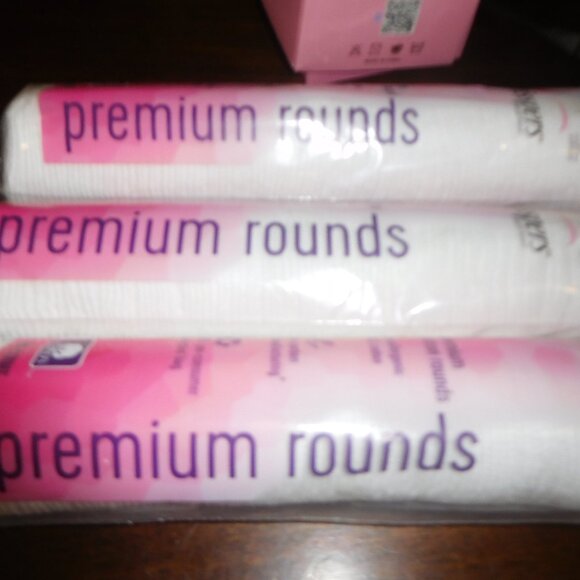 Premium Cotton Rounds - Picture 1 of 2